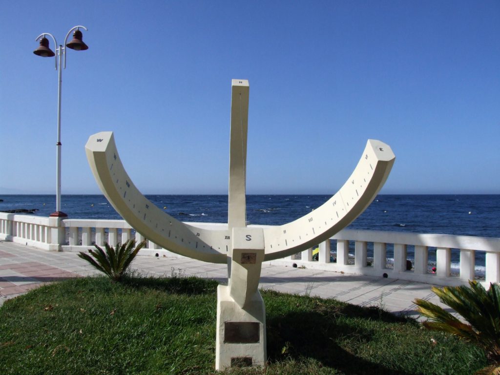 Reloj solar de la Playa de Benitez